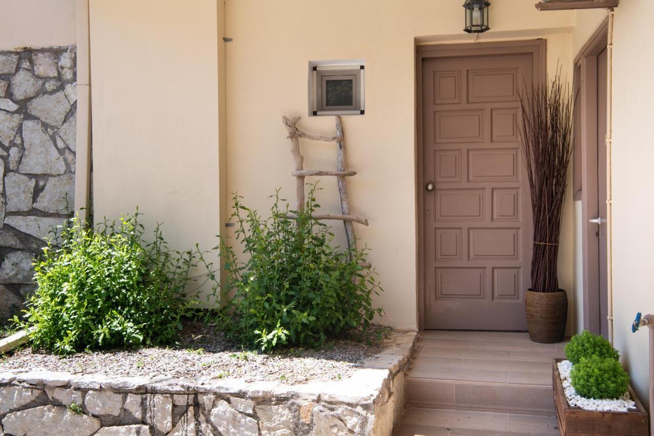 Apartamento Welcome In Mikros Gialos Exterior foto